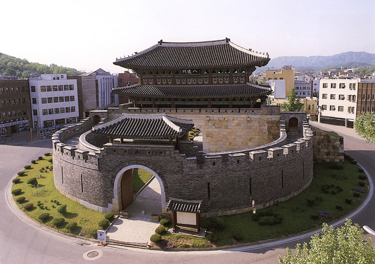 Discover the Magnificence of Suwon Hwaseong Fortress: A UNESCO World Heritage Gem