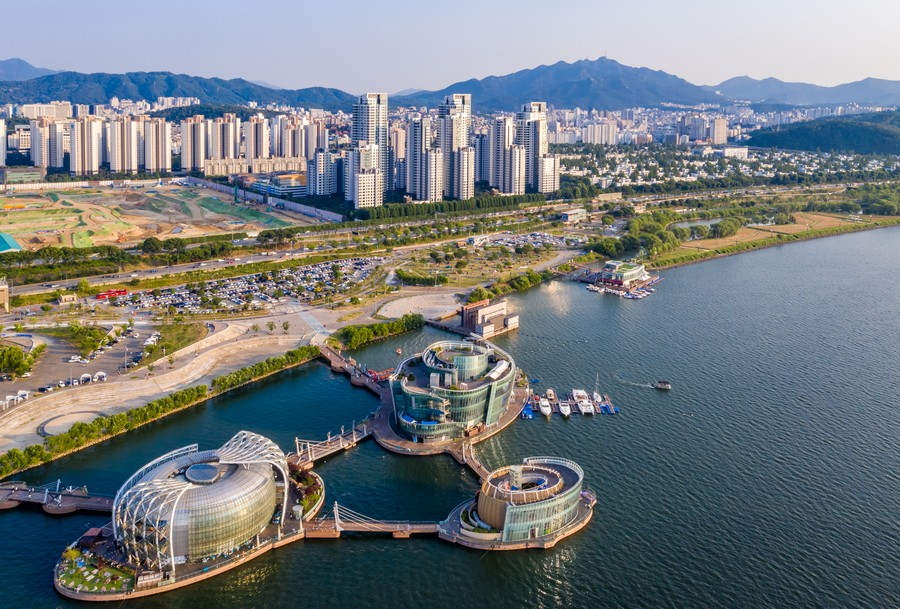 Explore Banpo Hangang Park: A Must-Visit Destination in Seoul